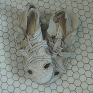 Skecher Sandals - Size 10 Tan and barely worn